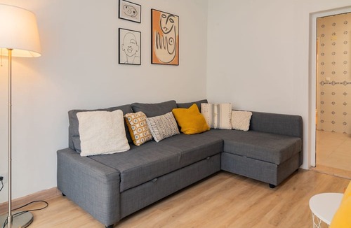 Santa Engracia Apartment | Lovely & Bright Family Flat W/Patio