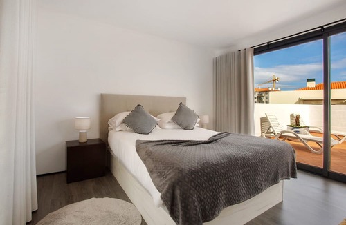 Garajau Apartment | Studio "Lolita with Terrace" – Sea View and Wi-Fi