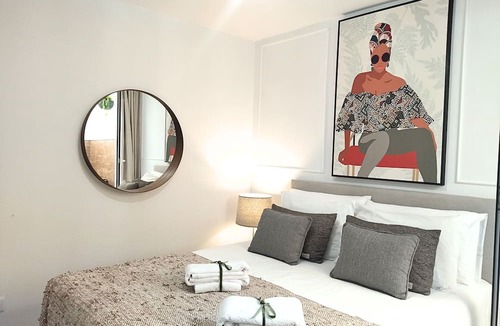 Lordelo do Ouro e Massarelos Apartment | Cais das Pedras Pátio Apartment