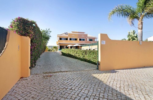 Figueiral Villa | Villa 'Luna' with Private Pool, Wi-Fi and Air Conditioning