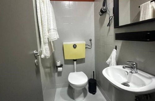 Sobrado Apartment | Flower Residence APT 202