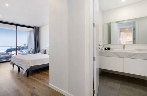 Camara de Lobos Apartment | Apartment 'Casa Castanheta' with Sea View, Wi-Fi and Air Conditioning