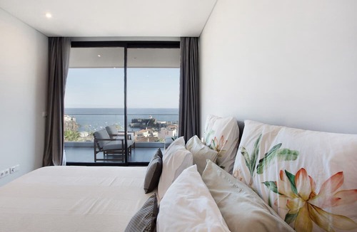 Camara de Lobos Apartment | Apartment 'Casa Castanheta' with Sea View, Wi-Fi and Air Conditioning