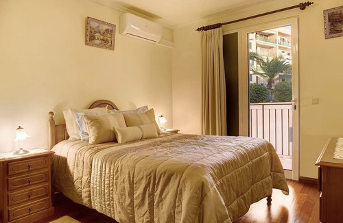 Santa Maria Maior Apartment | Holiday Apartment "Palheiro Residence Familiar 2" with Sea View, Balconies & Wi-Fi