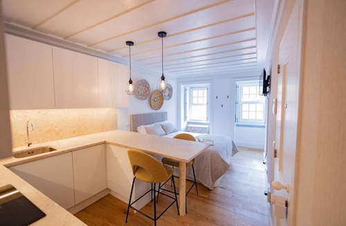 Santa Isabel Apartment | New Center Lisbon Apartment