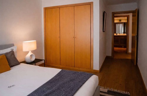 Lumiar Apartment | ✨The Metropolitan: Premium Apartment with Balcony and Parking at Uptown