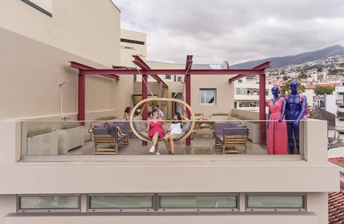Se Condo | Building in the Funchal centre, Drapes Design