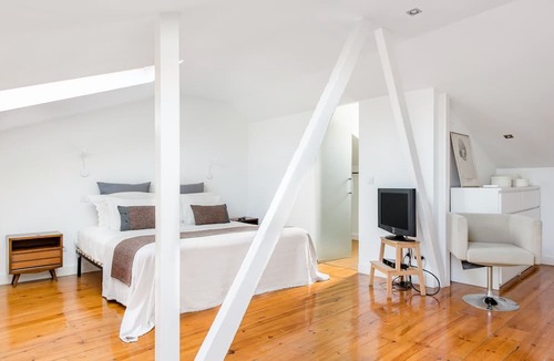 Encarnacao Apartment | Designer Duplex Apartment in BA/Chiado