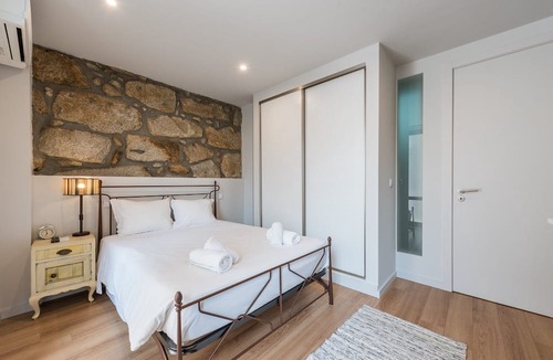 Bonfim Apartment | GuestReady - Crayon Walls Balcony