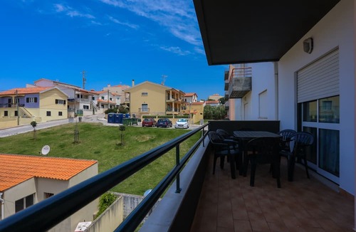 Buarcos Apartment | Beach & Barbecue by Rent4All