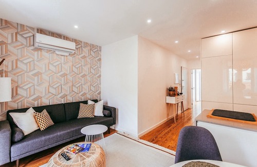 Linda-a-Velha Apartment | Prestige Apartment By Gt House