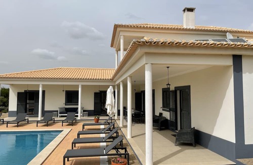 Cajados Villa | Monte Maria Pratas - A rural villa with lots of privacy.