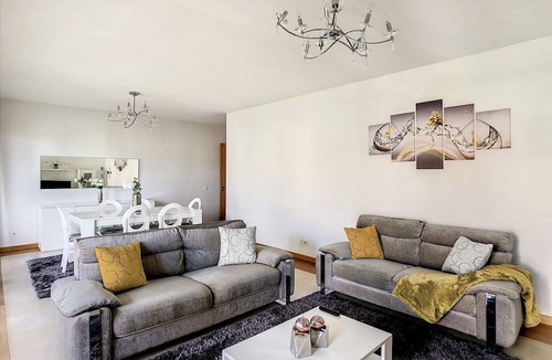 Santa Luzia Apartment | Samya Apartment by LovelyStay