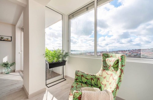 Linda-a-Velha Apartment | GuestReady - Florindas 23 4E