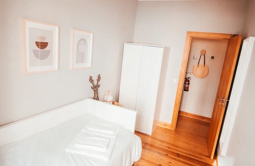 Santa Isabel Apartment | Chic & Classy Lisboa by GT House