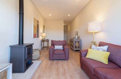 Santa Marinha Apartment | Gaya Avenue 101 - Flat w/Balcony