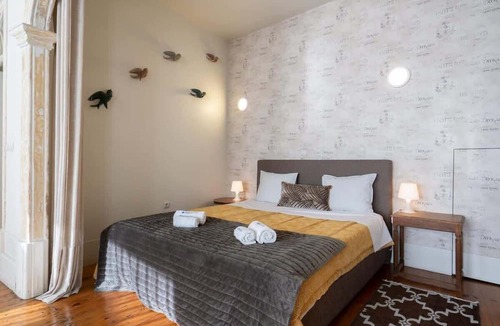 Lordelo do Ouro e Massarelos Apartment | Gorgeous Flat w/Balcony by HostWise