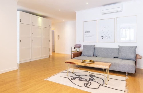 Cacilhas Apartment | 3-bedroom Apt with Private Patio in Cacilhas by Lisbeyond