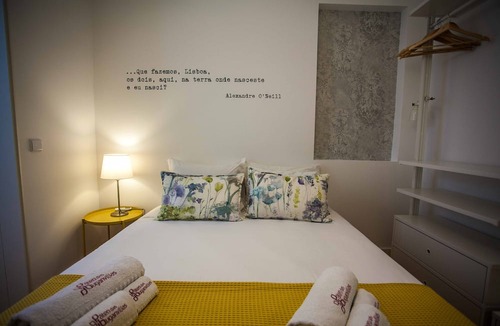 Lisbon Old Town Apartment | Traditional apartment with terrace - Flat 0