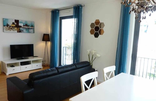 Mouraria Apartment | Central. High speed WIFI & FREE Parking