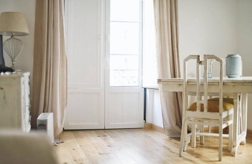 Misericordia Apartment | A Portuguesa I, at Bica's Funicular Street