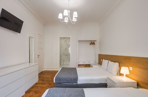 Sao Jorge de Arroios Apartment | Home Out 4D - 5 Bedroom Apartment with Parking