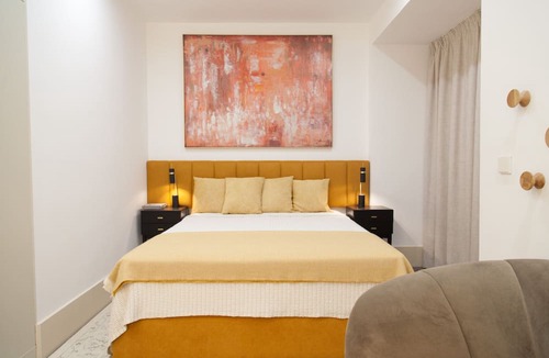 Lisbon Old Town Apartment | FLH Lapa Design Apartment with Terrace