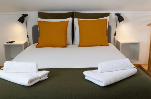 Arrentela Apartment | Loft with terrace and river view in Seixal. Air conditioning. Ideal for 2pax.