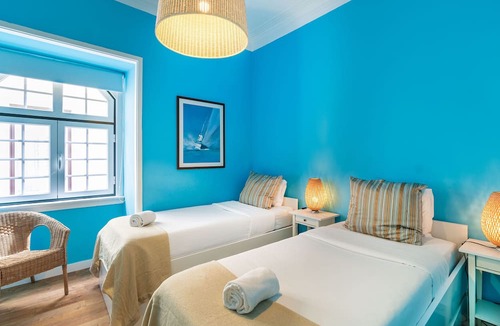 Misericordia Apartment | Central Chiado RC by Central Hill
