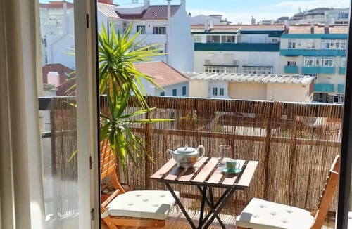 Costa de Caparica Apartment | Seafront apartment with pool