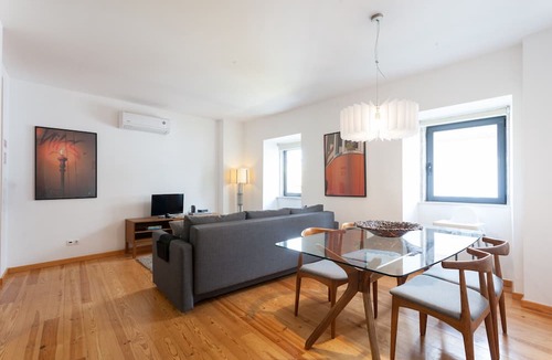 Sao Jose Apartment | FLH Liberdade Contemporary Flat