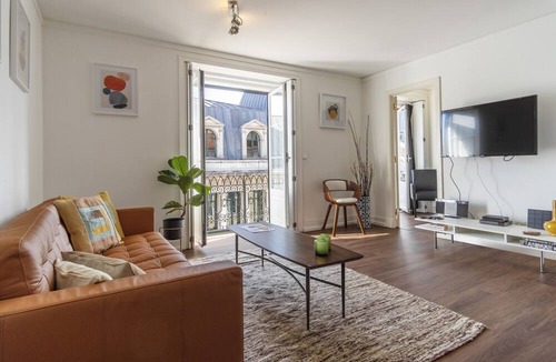 Sacramento Apartment | LV Premier Chiado CH1- Balcony, Central, Elevator