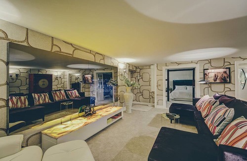 Misericordia Apartment | Deco Gem in Bica - Two Bedroom Apartment, Sleeps 4