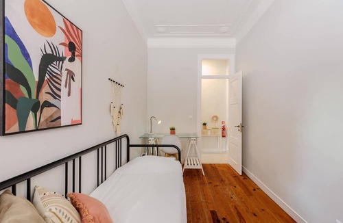 Santa Engracia Apartment | Sunny Alfama | Family-Friendly | Fast WiFi