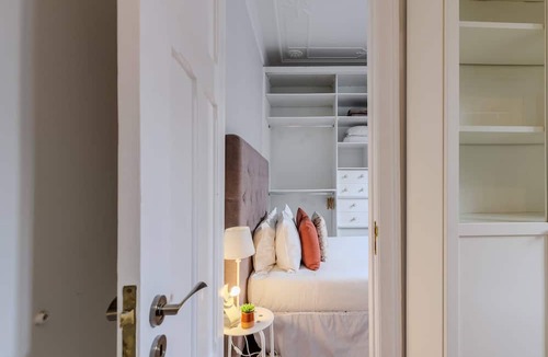 Santa Engracia Apartment | Sunny Alfama | Family-Friendly | Fast WiFi
