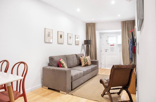 Sacramento Apartment | Chiado | COMFY & EASY ACCESS | Family-Friendly