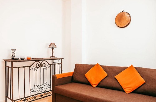 Santa Maria Maior Apartment | Kalathos House 2 with Terrace By Gt House