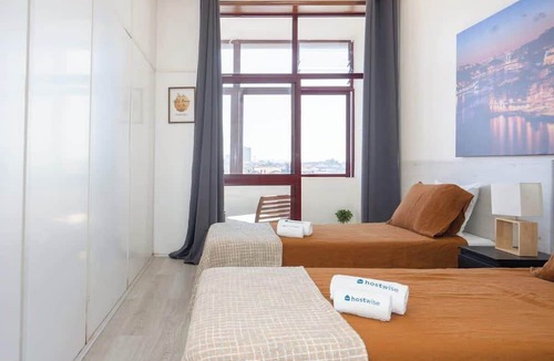 Uniao de Freguesias do Centro Apartment | Great Two Bedroom Flat by HostWise