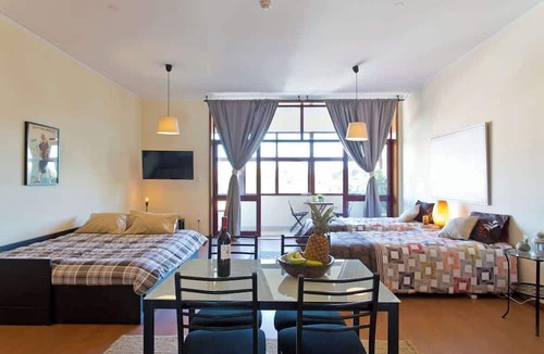 Uniao de Freguesias do Centro Apartment | Comfy Bright Flat w/Balcony by HostWise