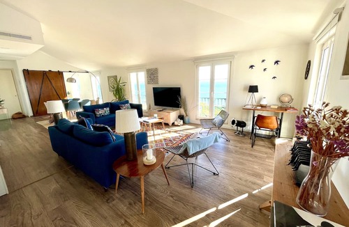 Martires Apartment | Elegant Chiado Rooftop Tagus View 3BR AC