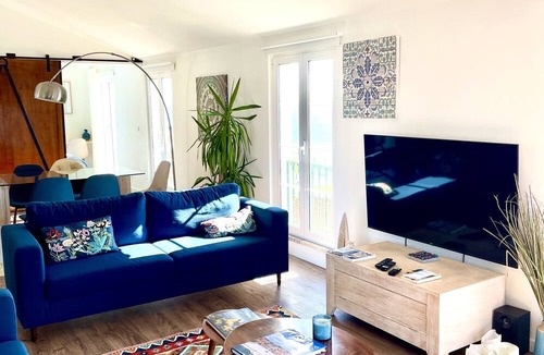 Martires Apartment | Elegant Chiado Rooftop Tagus View 3BR AC