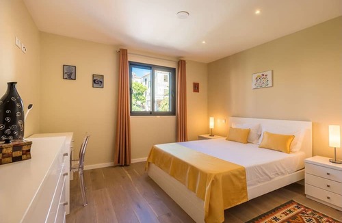 Santa Maria Maior Apartment | Funchal SilverWood Apartment by LovelyStay
