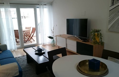 Sao Sebastiao da Pedreira Apartment | Tauro 195-Beautiful 2 bedroom apartment elevator, King Size ensuite and terrace