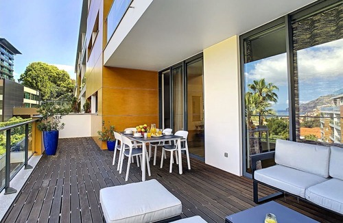 Sao Pedro Apartment | The Bay View by LovelyStay
