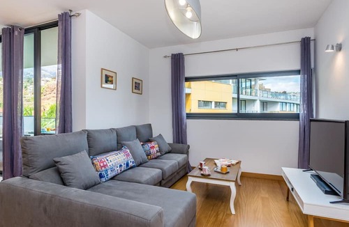 Sao Pedro Apartment | The Bay View by LovelyStay