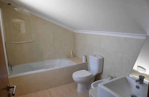 Alvaiazere Villa | Private Pool - spacious, light and airy holiday villa