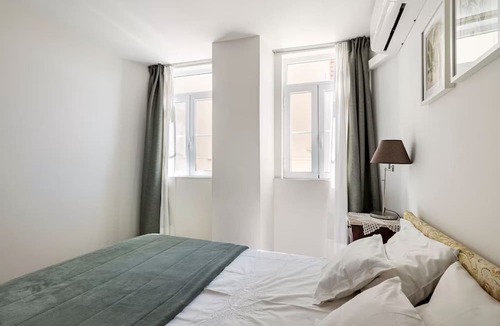 Santo Estevao Apartment | Historic Center Alfama, Wifi, Transport, 3rd floor