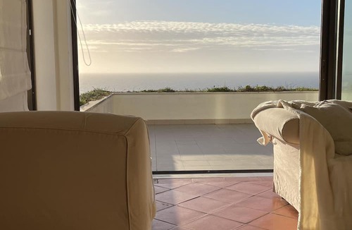 Pedra do Ouro Apartment | Breakfast with a Seaview