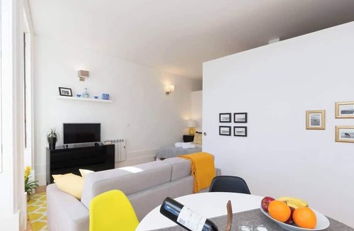 Lapa Apartment | Central Sunny Flat - Prime Location by HostWise