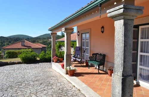 Linhares de Cima House | Private country house with pool